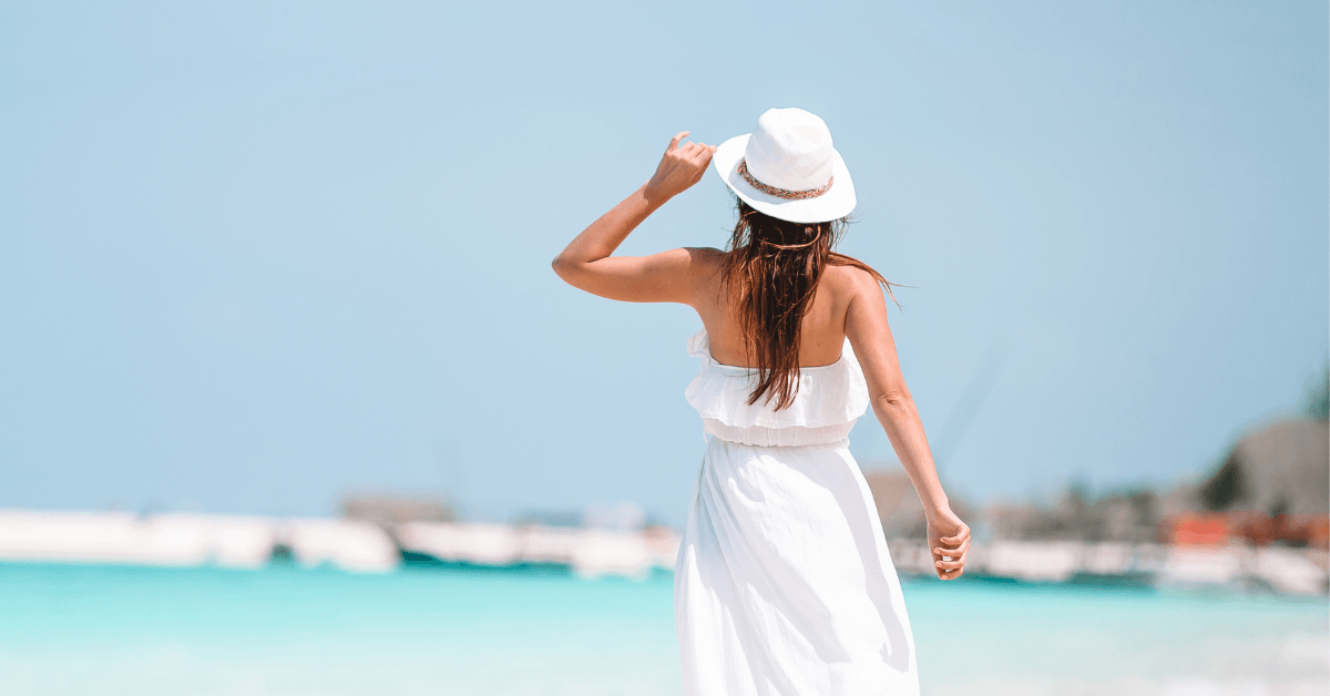 Devojka Na Plazi Dolce Gabbana Light Blue